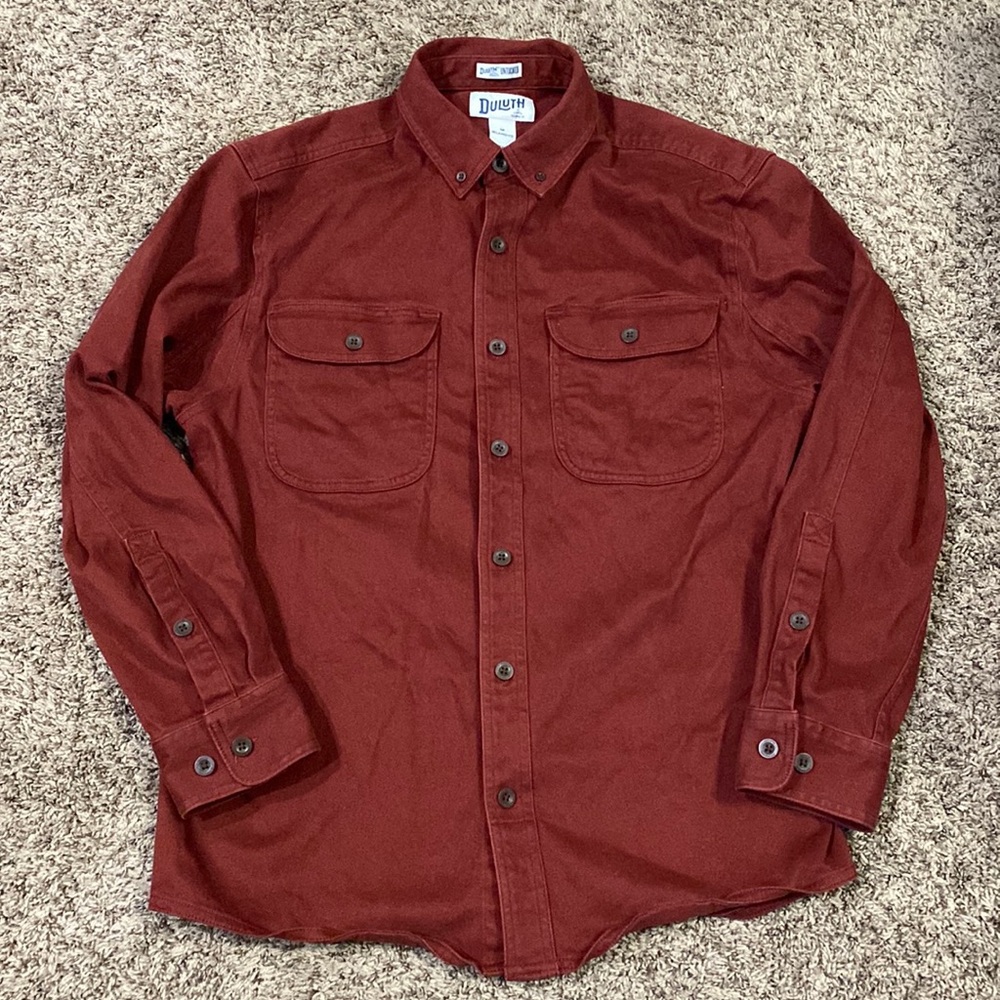 Duluth untucked relaxed fit button down mens shirt, medium